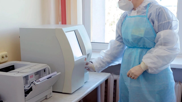 MATX-6153嵌入式AI主板，采用12/13/14代 Intel Core處理器及工業級設計，精準鎖定體外診斷(IVD)市場